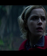 Chilling_Adventures_of_Sabrina_S01E01_1080p__2580.jpg