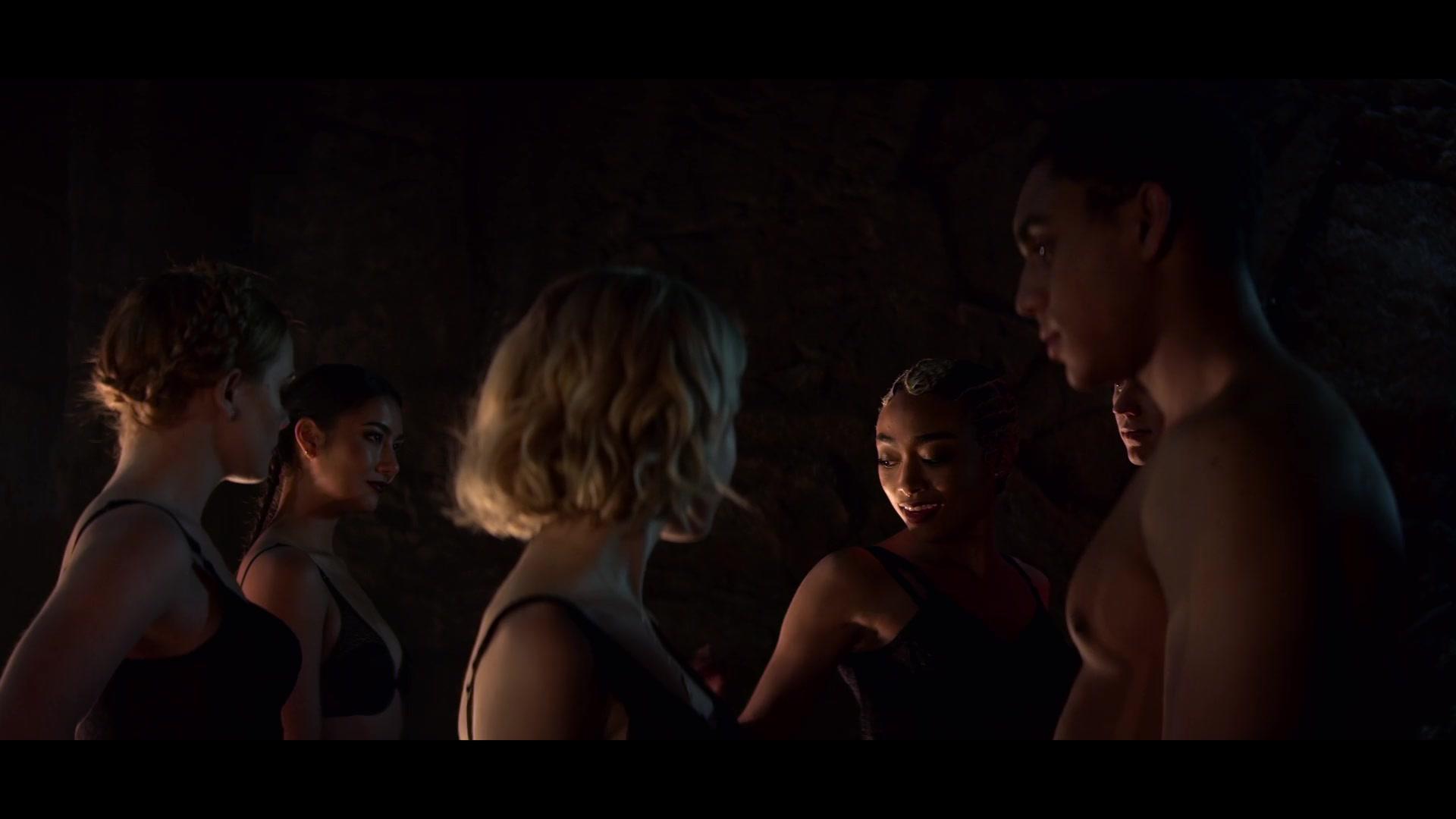 Chilling_Adventures_of_Sabrina_S01E02_1080p__3161.jpg