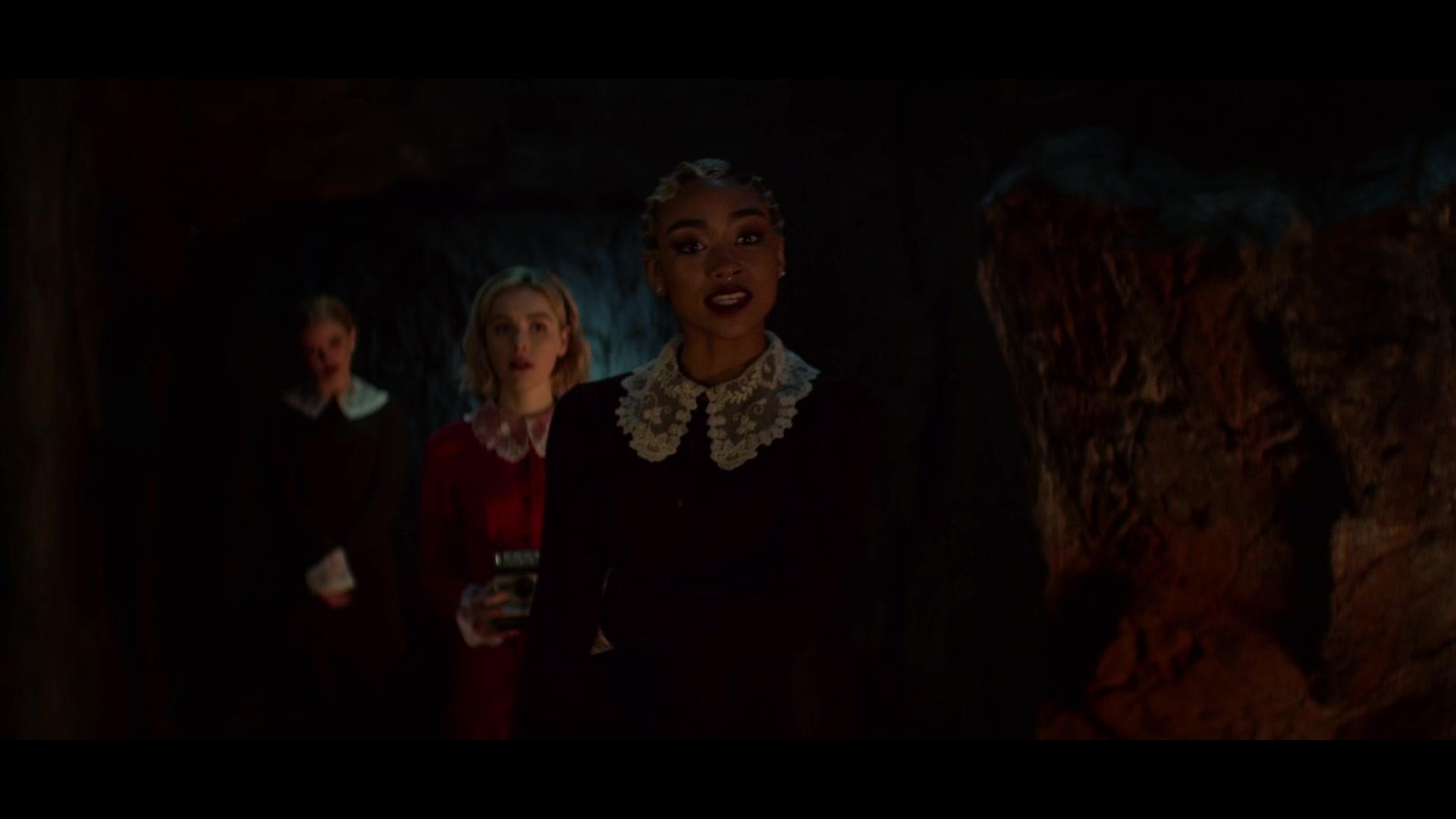 Chilling_Adventures_of_Sabrina_S01E02_1080p__3400.jpg