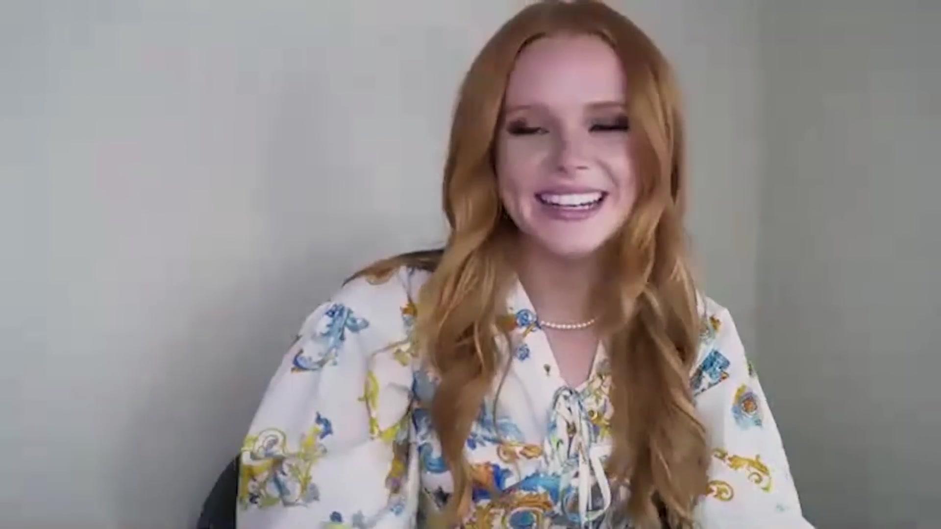 BadKissing_FateCastJuicyQuestionsFilming21_349.jpg