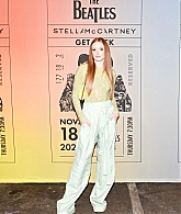 StellaMcCartney_GetBack_Collection_Nov2021_28529.jpg