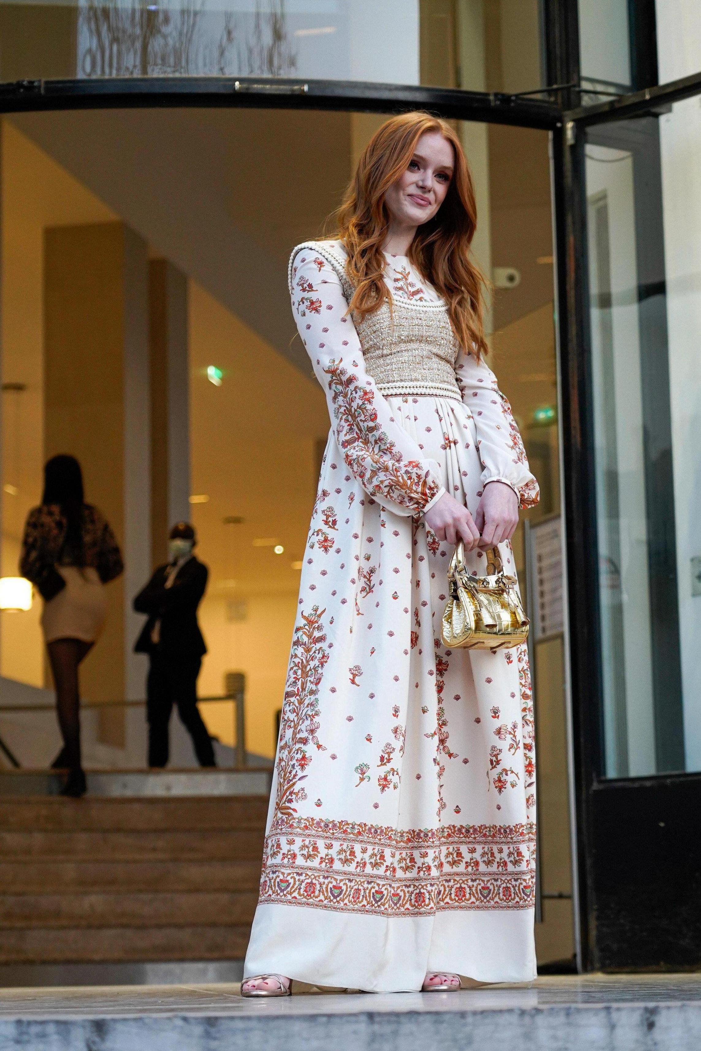 GiambattistaValliWomenswearShow_PFW_Outside_281729.jpg