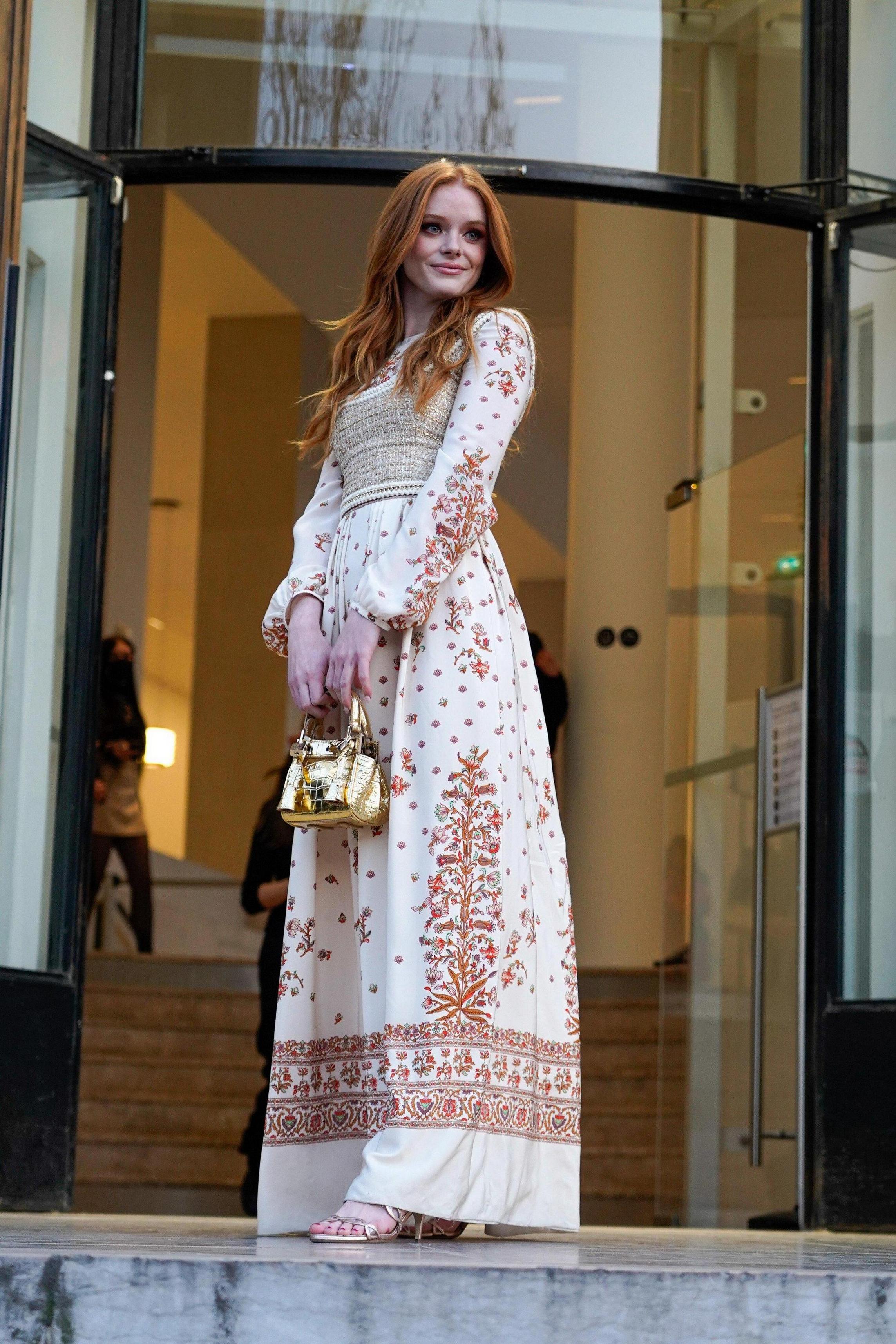 GiambattistaValliWomenswearShow_PFW_Outside_281829.jpg