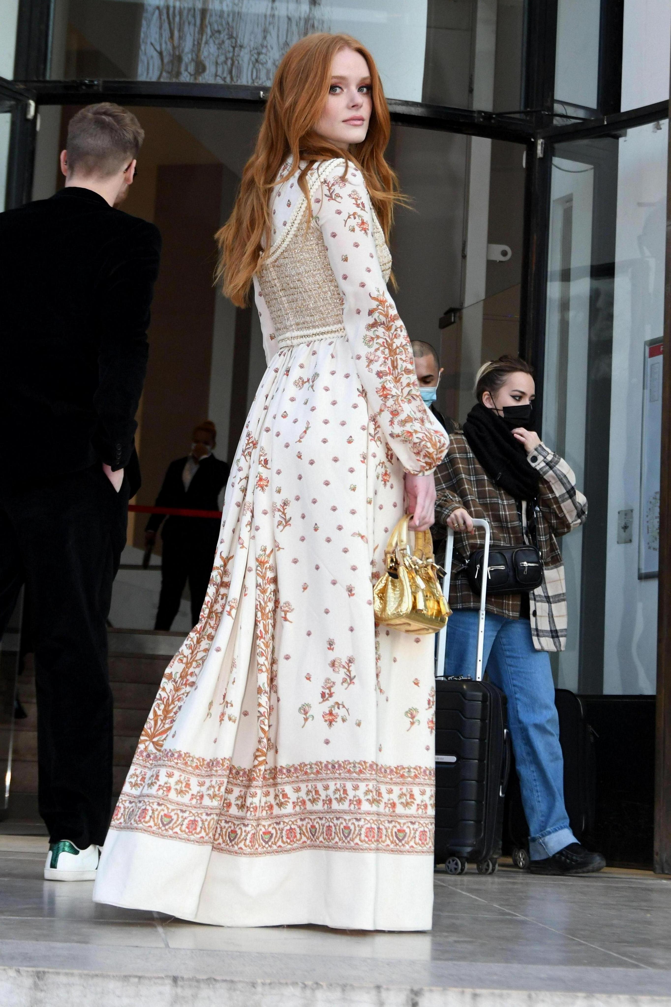 GiambattistaValliWomenswearShow_PFW_Outside_282529.jpg