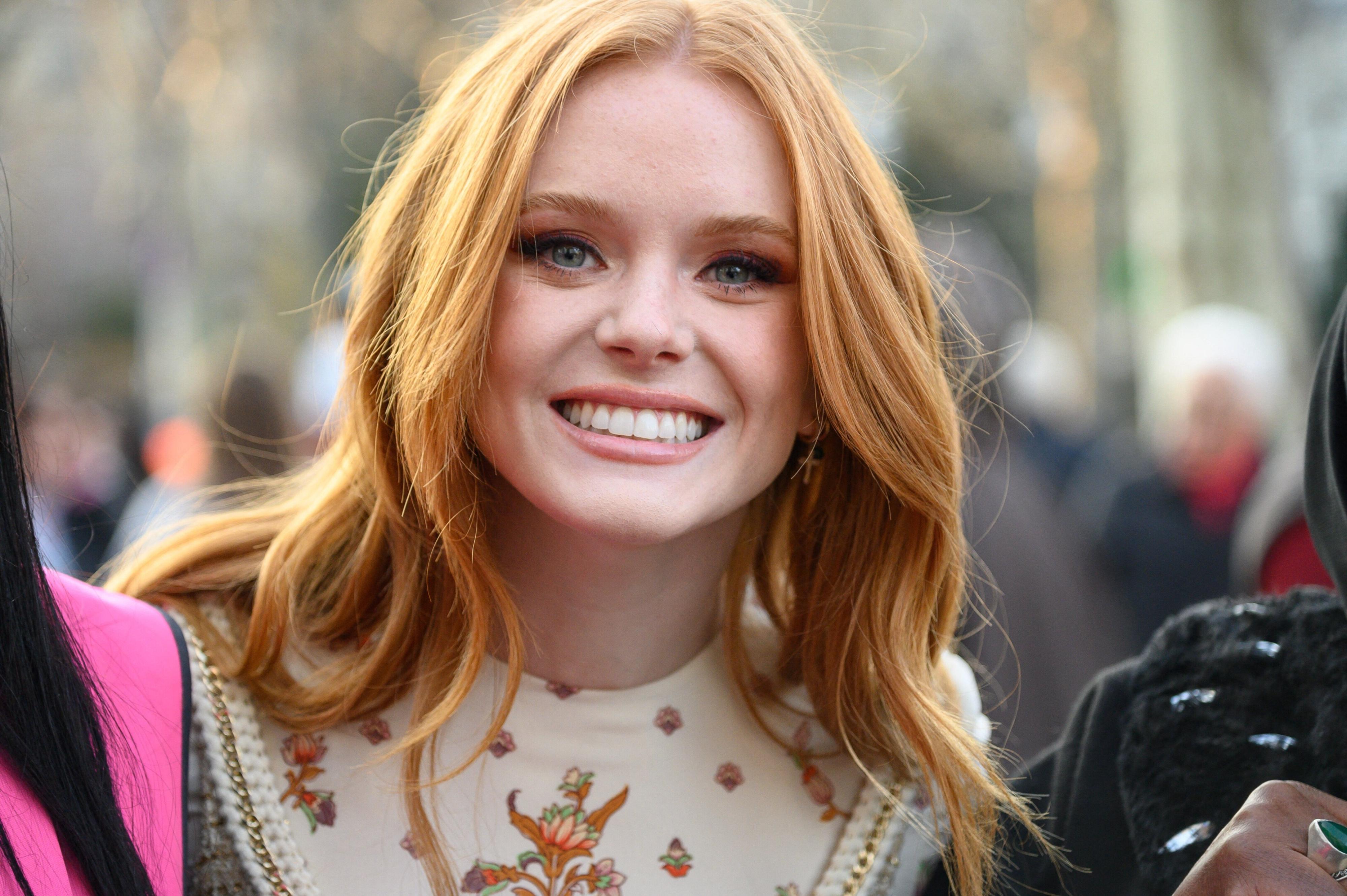 GiambattistaValliWomenswearShow_PFW_Outside_283029.jpg