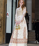 GiambattistaValliWomenswearShow_PFW_Outside_281329.jpg