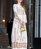 GiambattistaValliWomenswearShow_PFW_Outside_281929.jpg