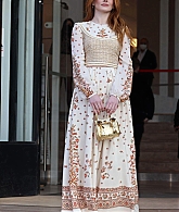 GiambattistaValliWomenswearShow_PFW_Outside_282729.jpg