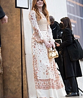 GiambattistaValliWomenswearShow_PFW_Outside_283129.jpg