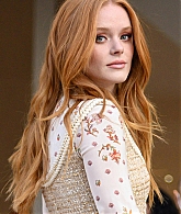 GiambattistaValliWomenswearShow_PFW_Outside_28329.jpg