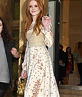 GiambattistaValliWomenswearShow_PFW_Outside_28629.jpg