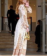 GiambattistaValliWomenswearShow_PFW_Outside_28929.jpg