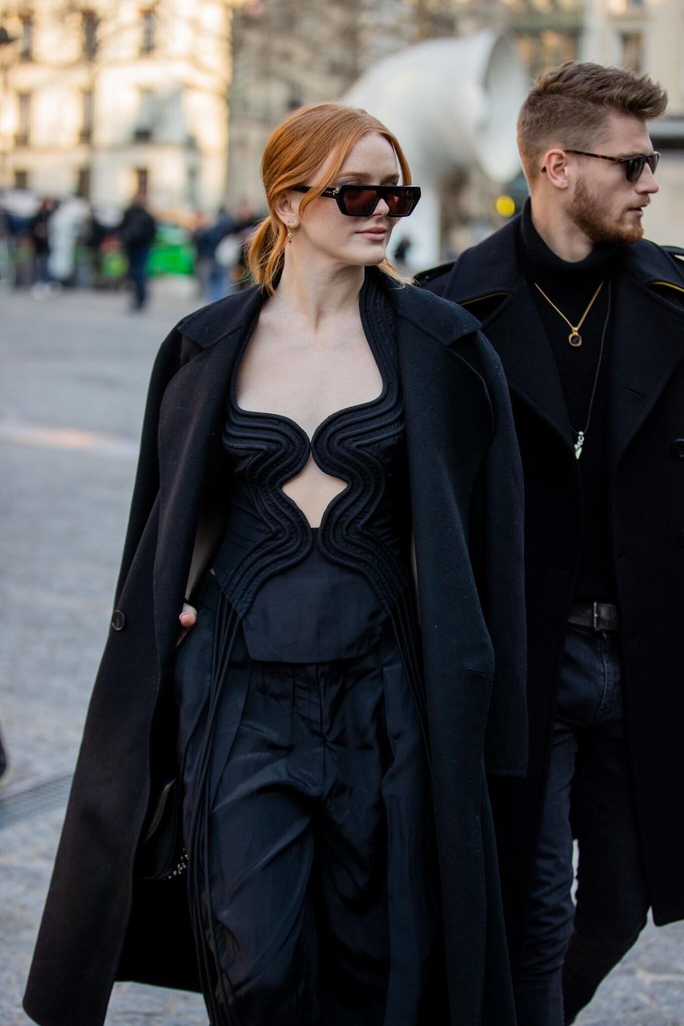 Outside_Stella_ParisFashionWeek_March2022_281129.jpg