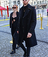 Outside_Stella_ParisFashionWeek_March2022_281729.jpg