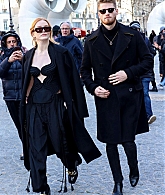 Outside_Stella_ParisFashionWeek_March2022_281929.jpg
