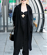 Outside_Stella_ParisFashionWeek_March2022_28629.jpg