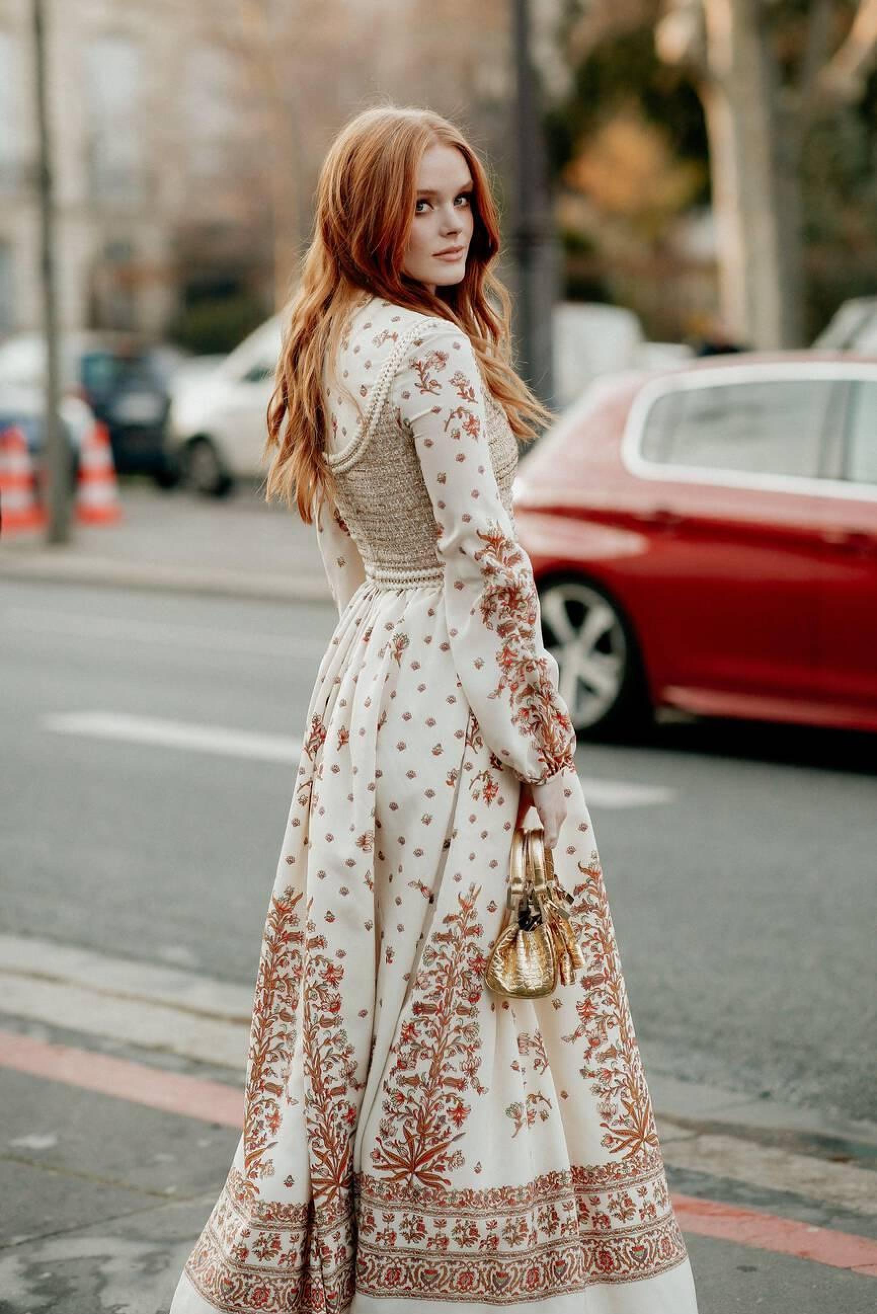 Arriving_GiambattistaValliFallWinter_March22_Alamy_28529.jpg
