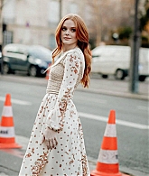 Arriving_GiambattistaValliFallWinter_March22_Alamy_28329.jpg