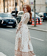 Arriving_GiambattistaValliFallWinter_March22_Alamy_28929.jpg