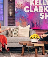 TheKellyClarksonShow_January_2022_28229.jpg