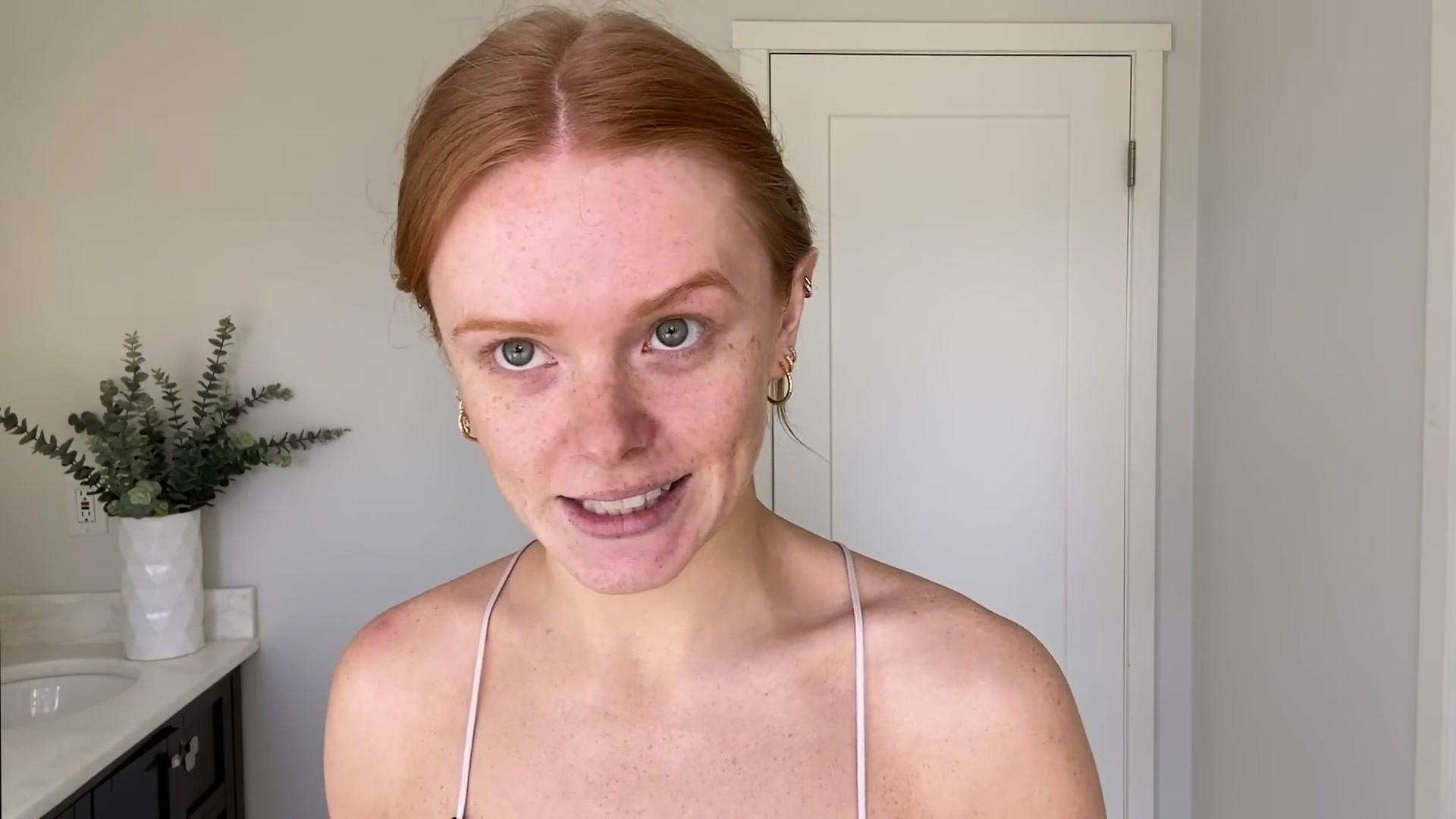 Abigail_EffortlessRedLipGuideRedHairedBeauty_Vogue21_0187.jpg