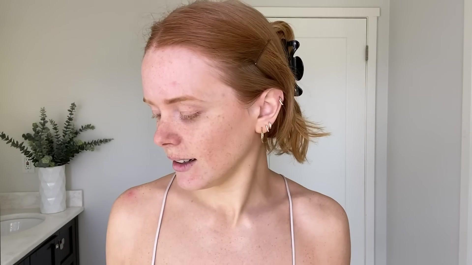 Abigail_EffortlessRedLipGuideRedHairedBeauty_Vogue21_0221.jpg