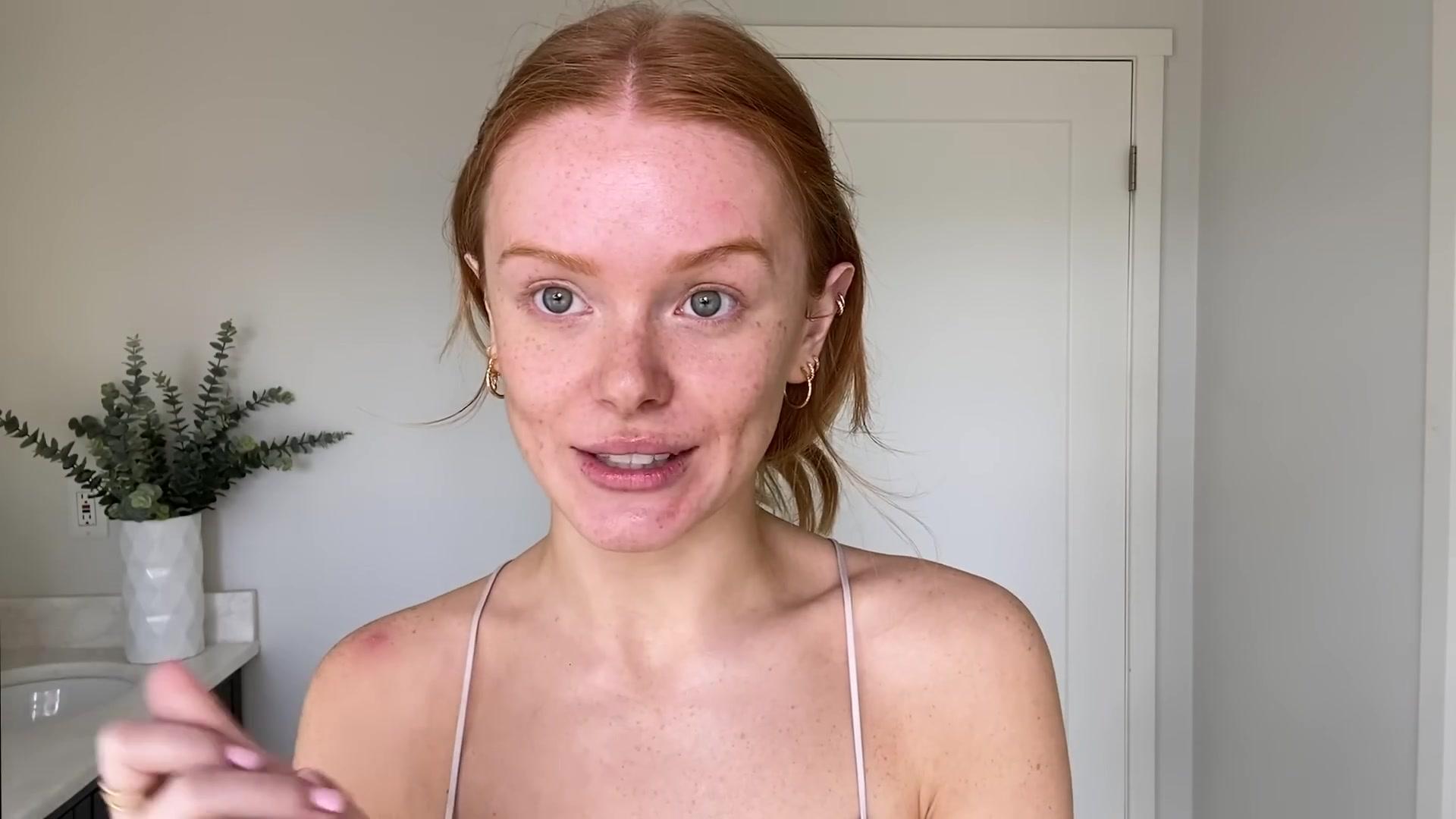 Abigail_EffortlessRedLipGuideRedHairedBeauty_Vogue21_0805.jpg