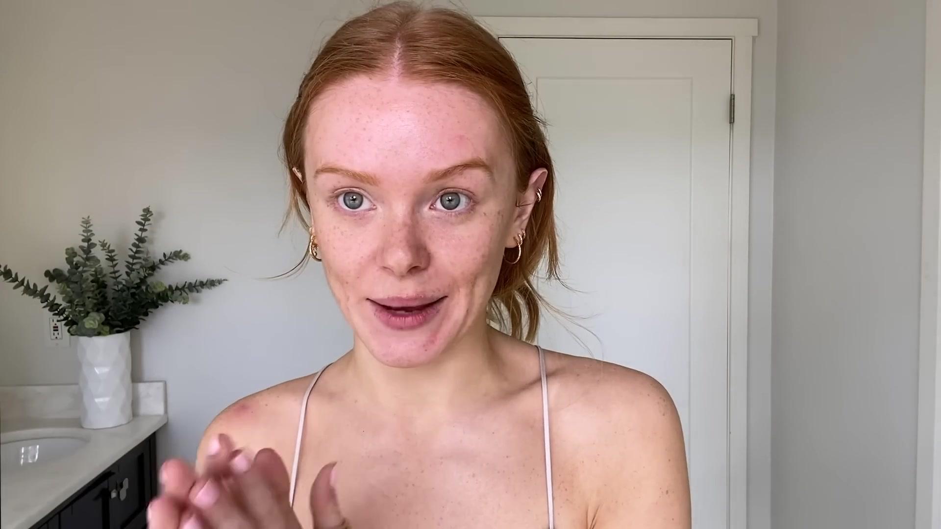 Abigail_EffortlessRedLipGuideRedHairedBeauty_Vogue21_0806.jpg