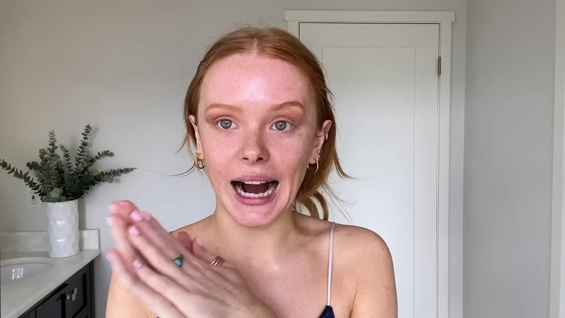Abigail_EffortlessRedLipGuideRedHairedBeauty_Vogue21_1003.jpg Abigail_EffortlessRedLipGuideRedHairedBeauty_Vogue21_1003.jpg