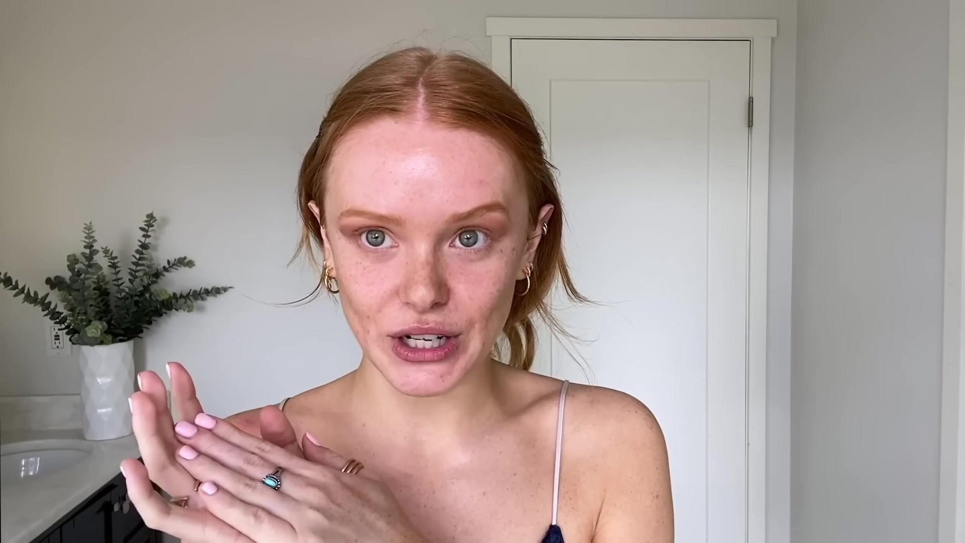 Abigail_EffortlessRedLipGuideRedHairedBeauty_Vogue21_1004.jpg