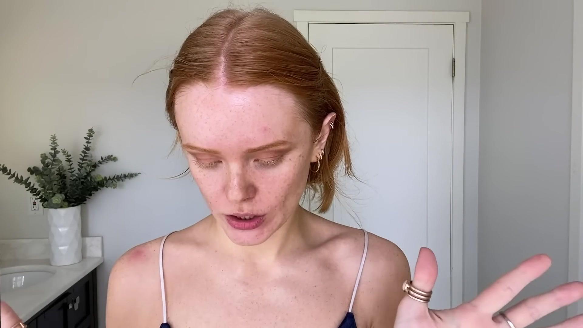 Abigail_EffortlessRedLipGuideRedHairedBeauty_Vogue21_1018.jpg