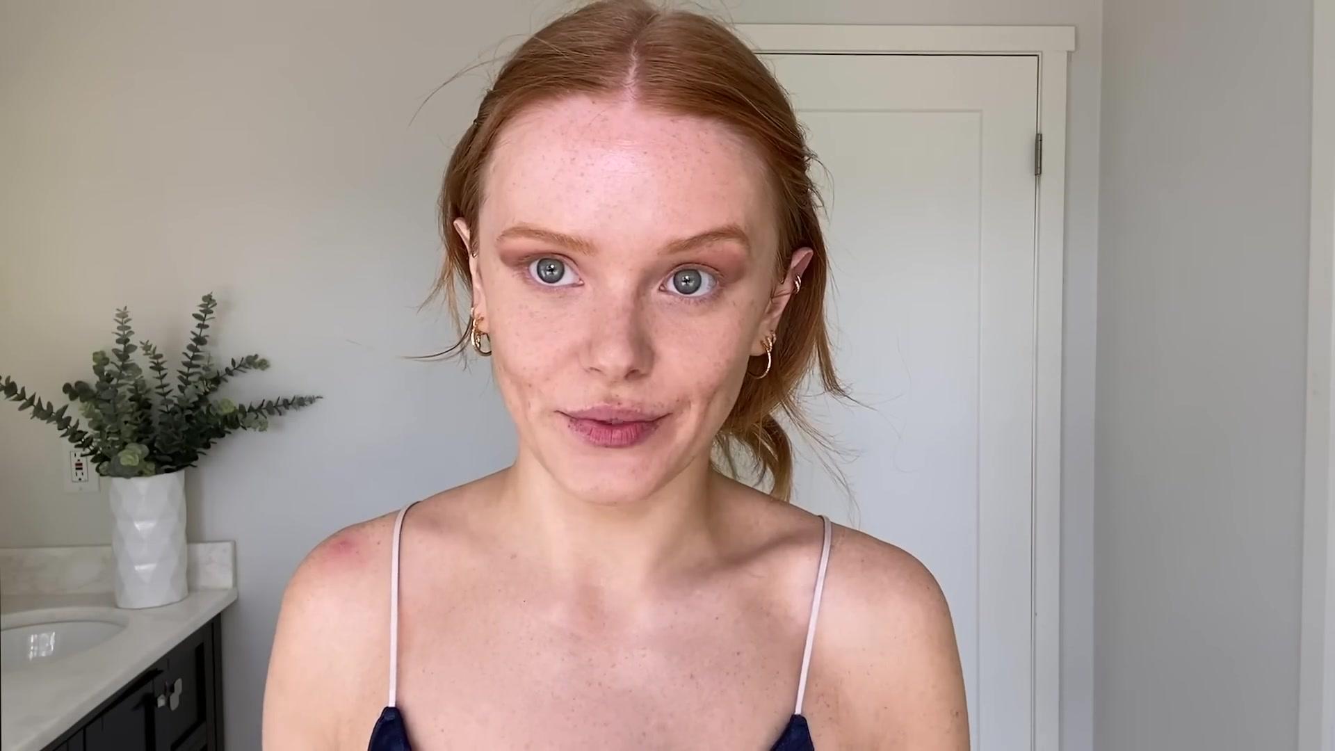 Abigail_EffortlessRedLipGuideRedHairedBeauty_Vogue21_1055.jpg