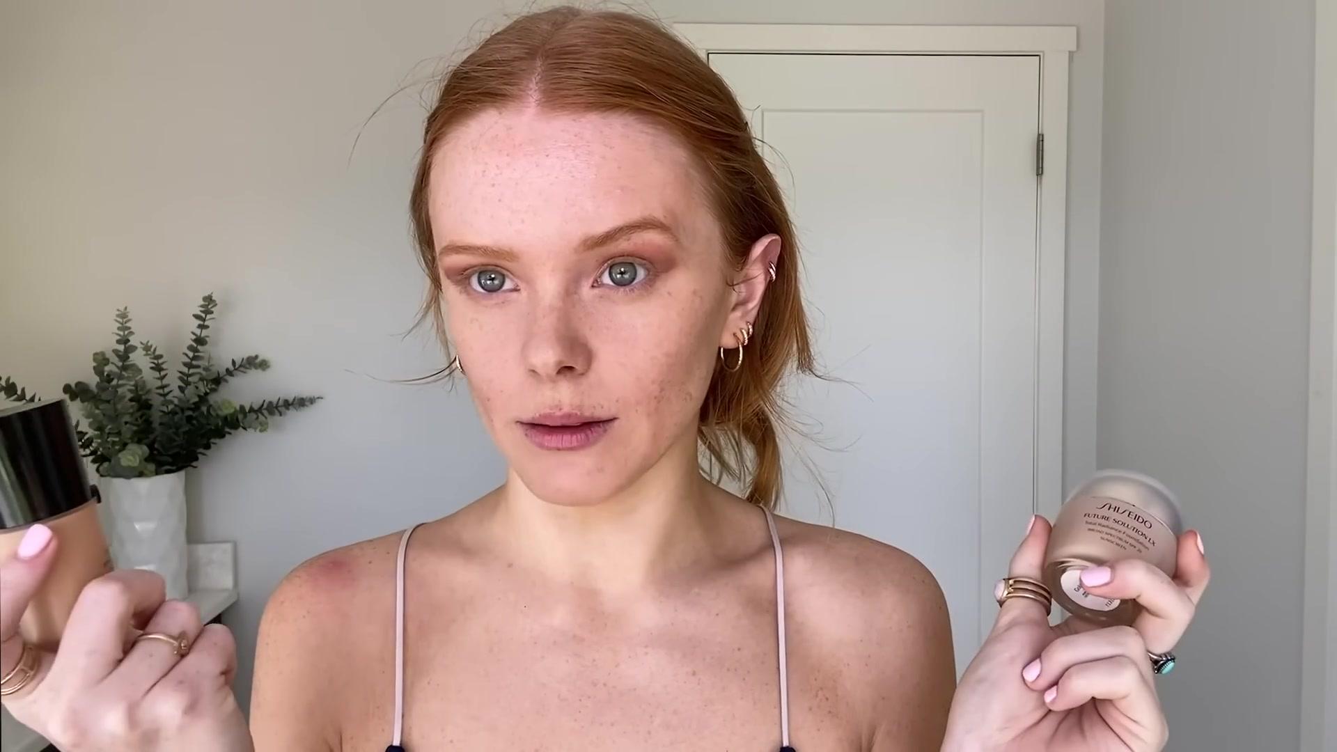 Abigail_EffortlessRedLipGuideRedHairedBeauty_Vogue21_1093.jpg