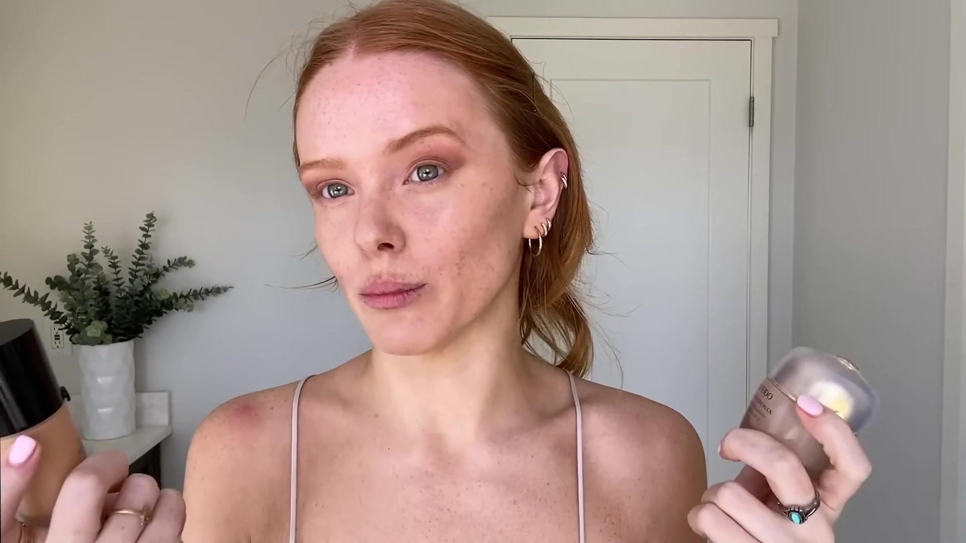 Abigail_EffortlessRedLipGuideRedHairedBeauty_Vogue21_1095.jpg