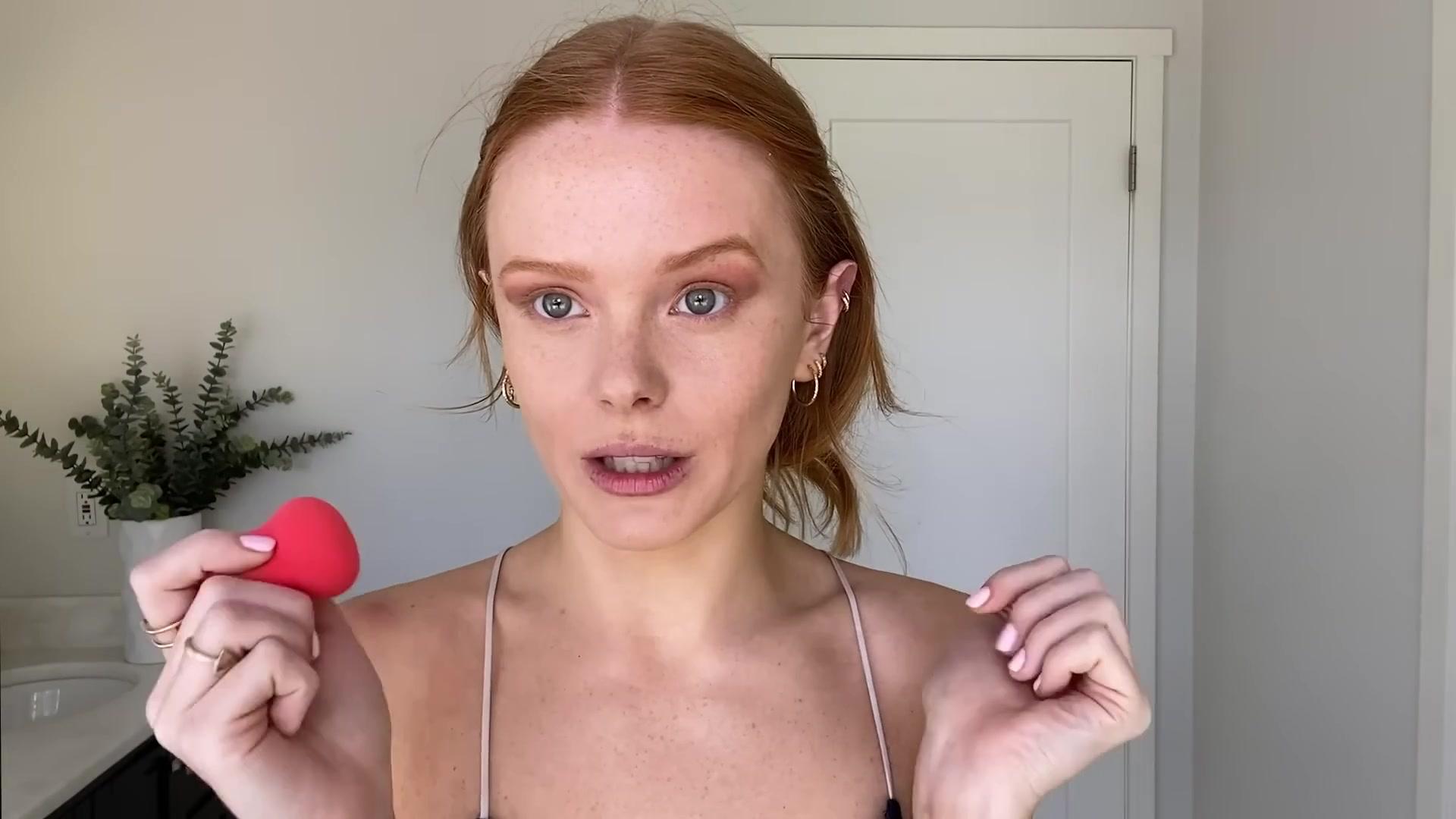 Abigail_EffortlessRedLipGuideRedHairedBeauty_Vogue21_1172.jpg