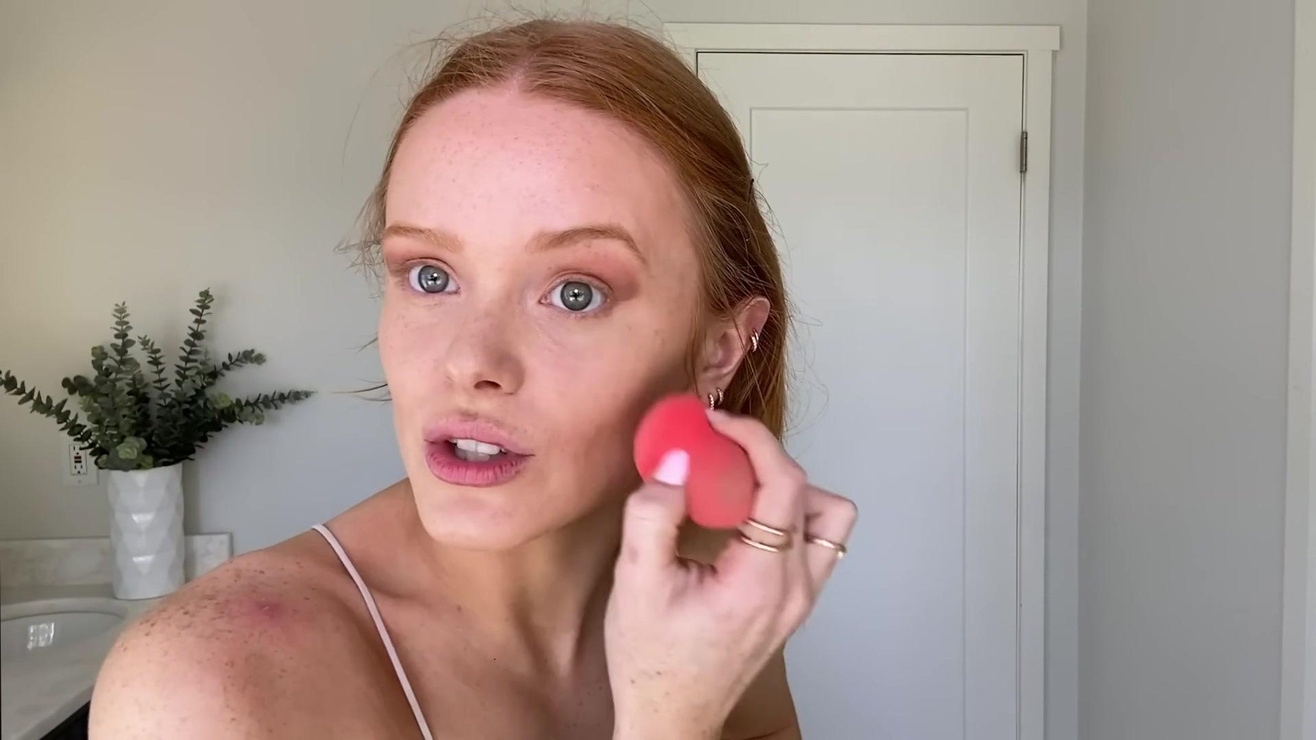 Abigail_EffortlessRedLipGuideRedHairedBeauty_Vogue21_1248.jpg