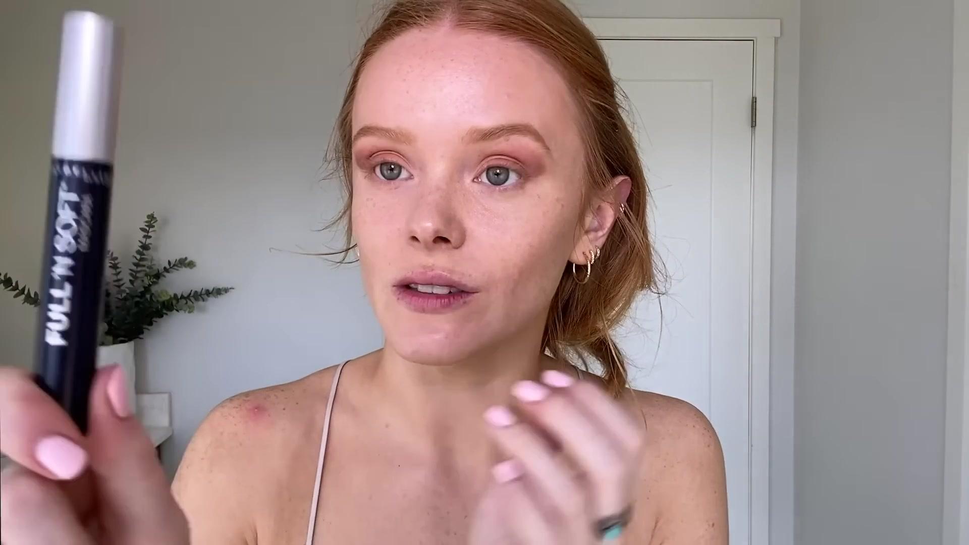 Abigail_EffortlessRedLipGuideRedHairedBeauty_Vogue21_1374.jpg