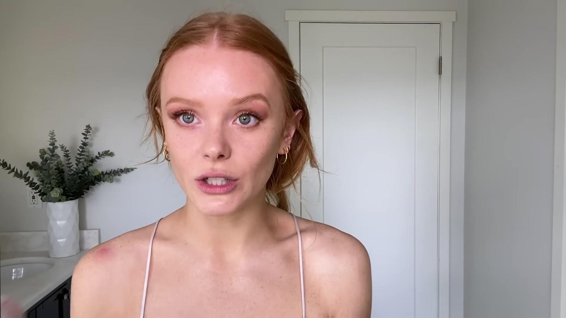 Abigail_EffortlessRedLipGuideRedHairedBeauty_Vogue21_1584.jpg