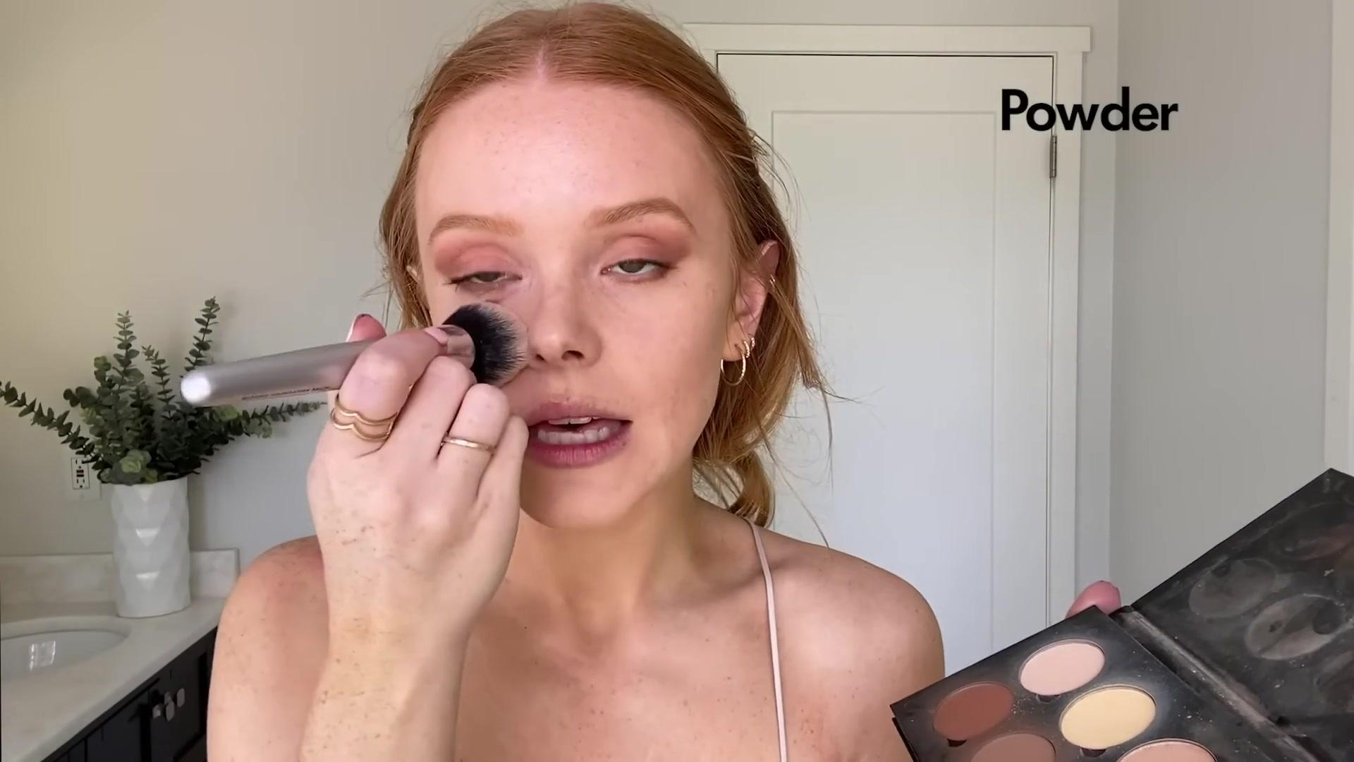 Abigail_EffortlessRedLipGuideRedHairedBeauty_Vogue21_1614.jpg