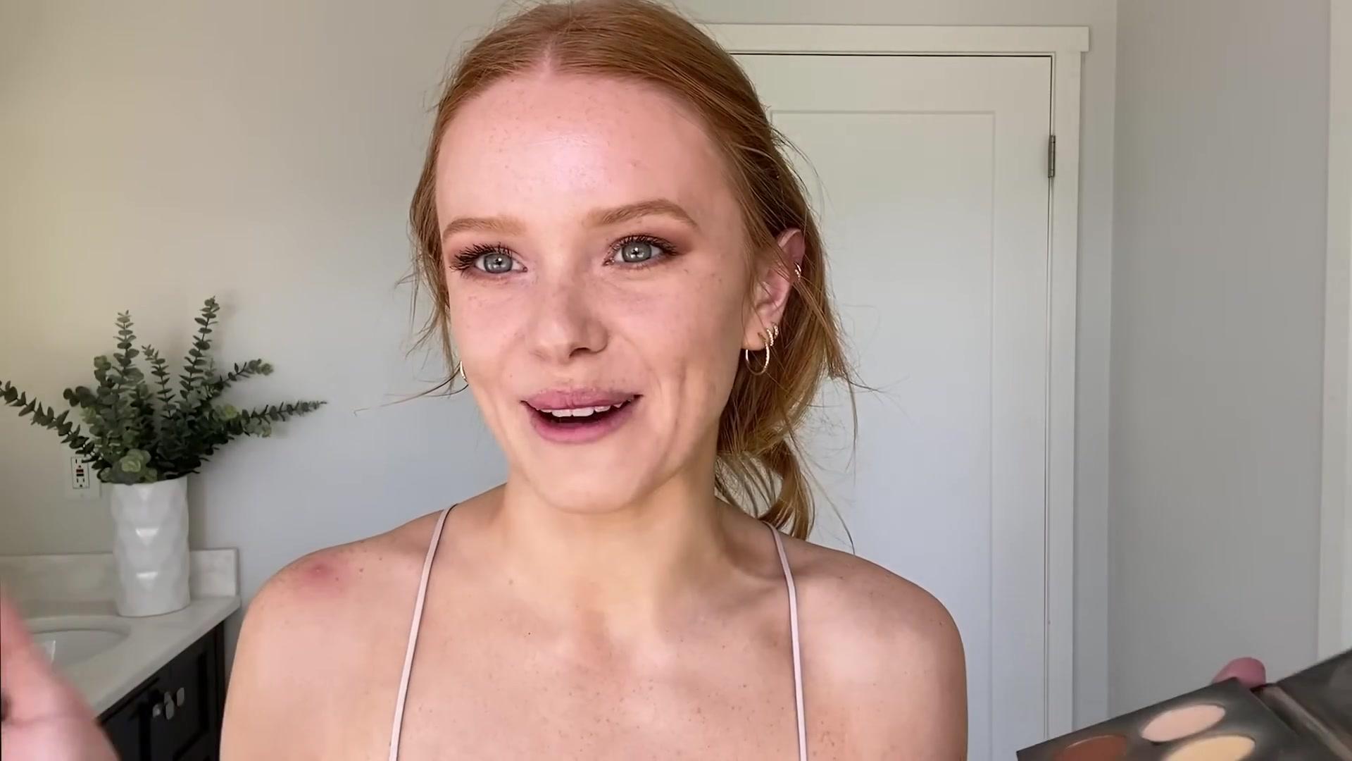 Abigail_EffortlessRedLipGuideRedHairedBeauty_Vogue21_1632.jpg