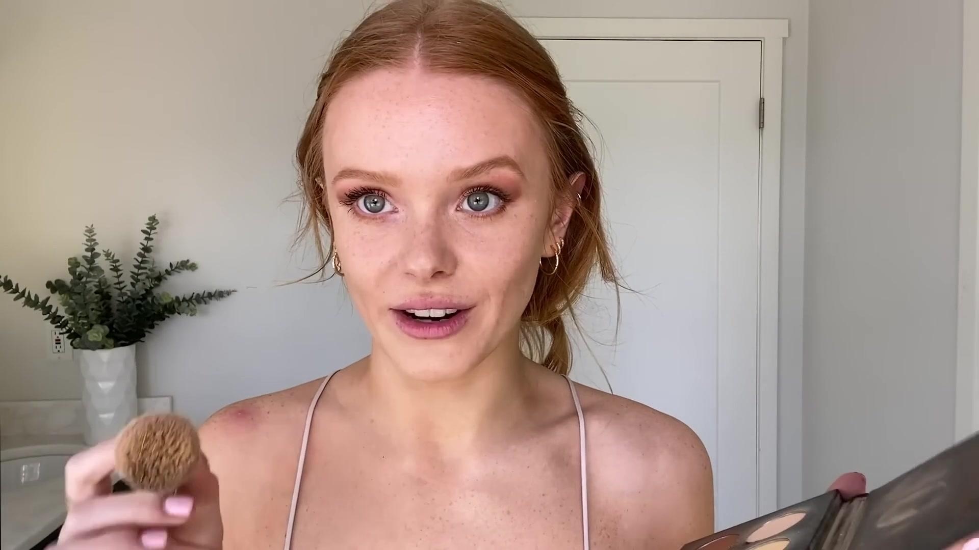 Abigail_EffortlessRedLipGuideRedHairedBeauty_Vogue21_1659.jpg