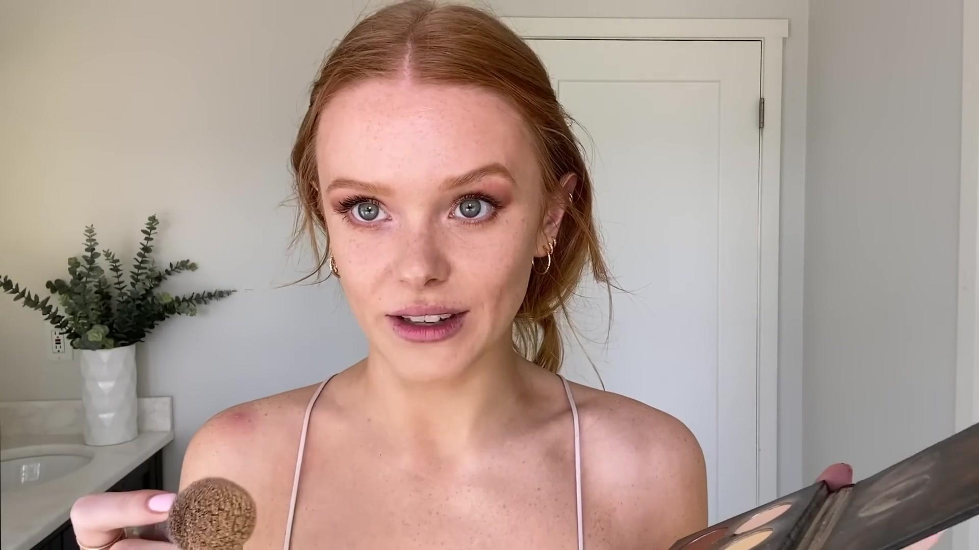 Abigail_EffortlessRedLipGuideRedHairedBeauty_Vogue21_1660.jpg
