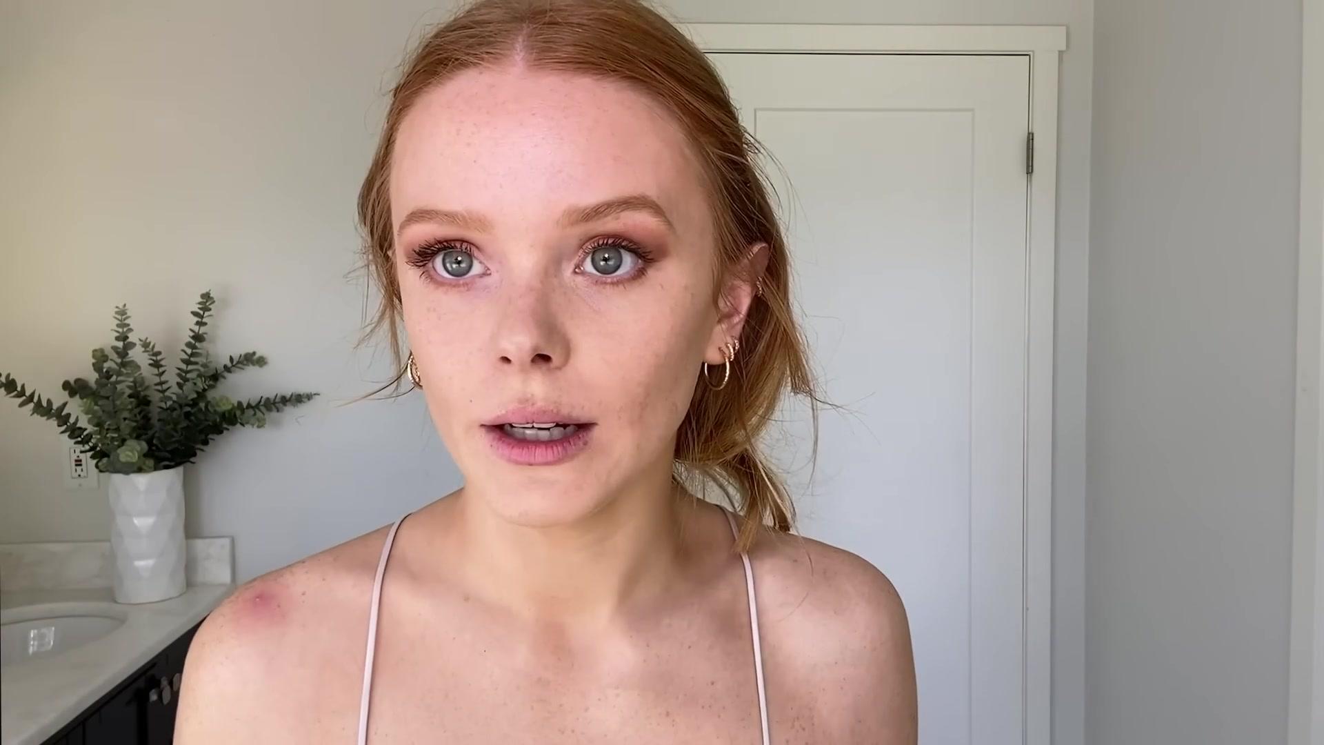 Abigail_EffortlessRedLipGuideRedHairedBeauty_Vogue21_1675.jpg