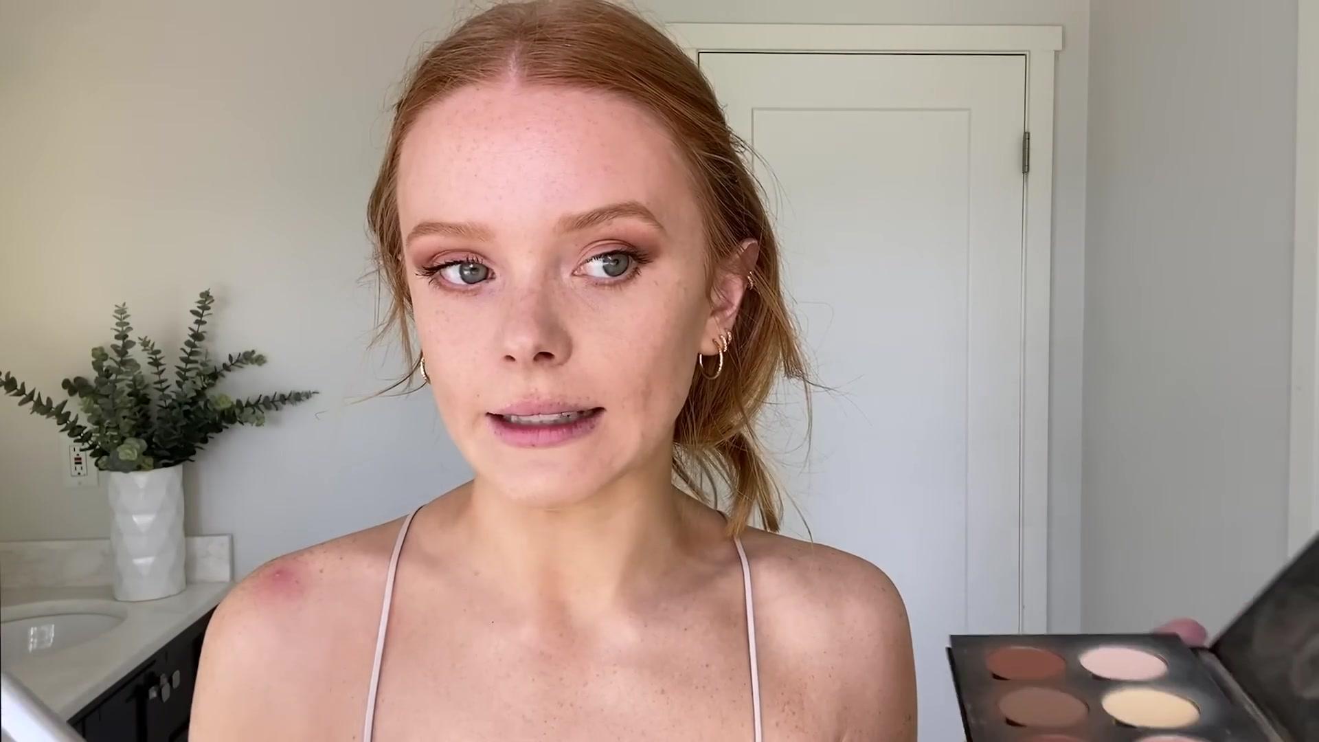 Abigail_EffortlessRedLipGuideRedHairedBeauty_Vogue21_1677.jpg