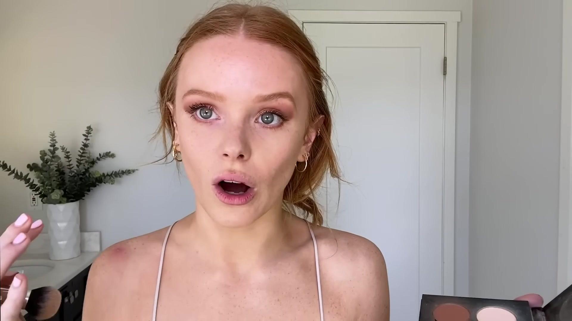 Abigail_EffortlessRedLipGuideRedHairedBeauty_Vogue21_1684.jpg