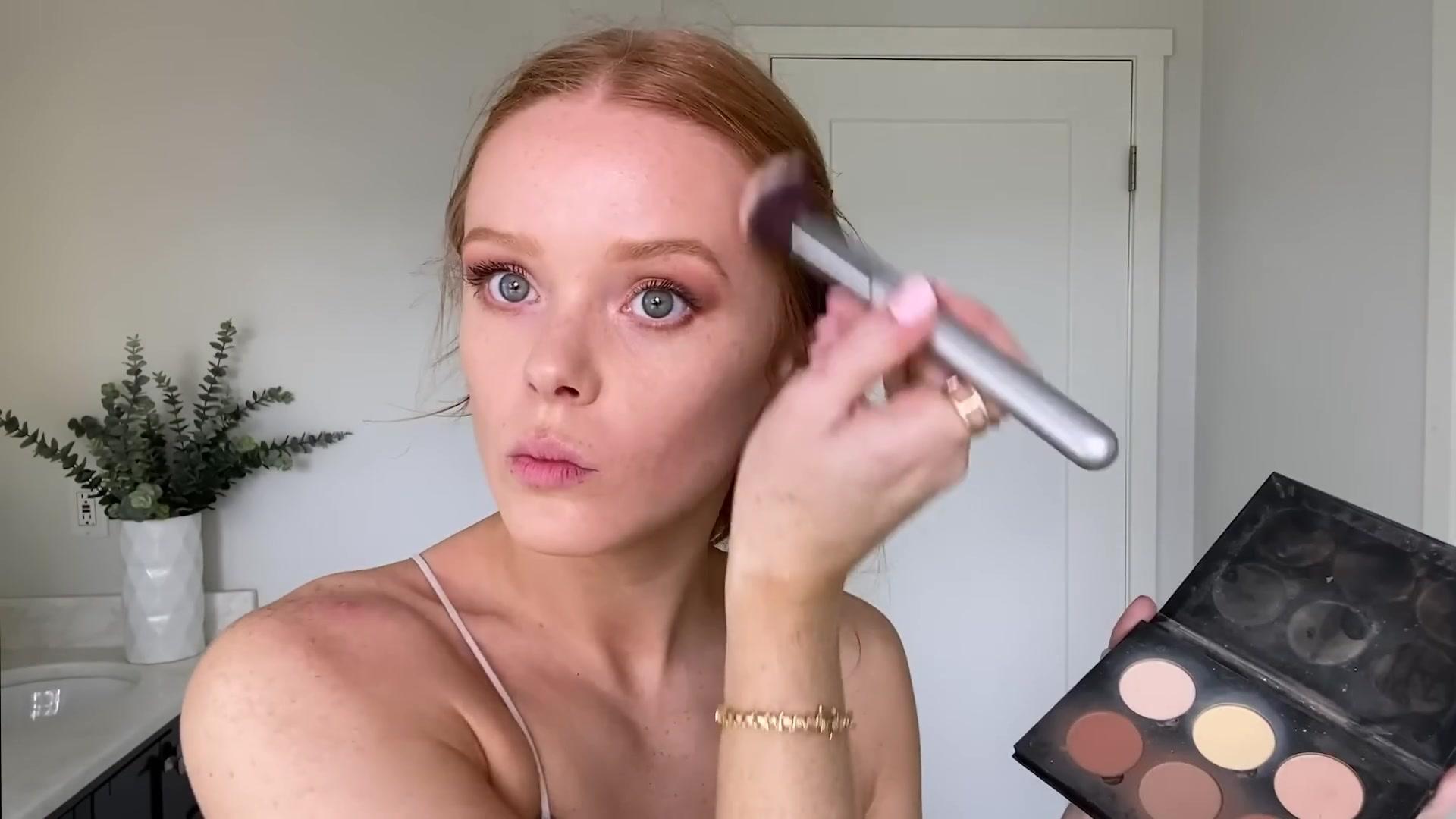 Abigail_EffortlessRedLipGuideRedHairedBeauty_Vogue21_1733.jpg