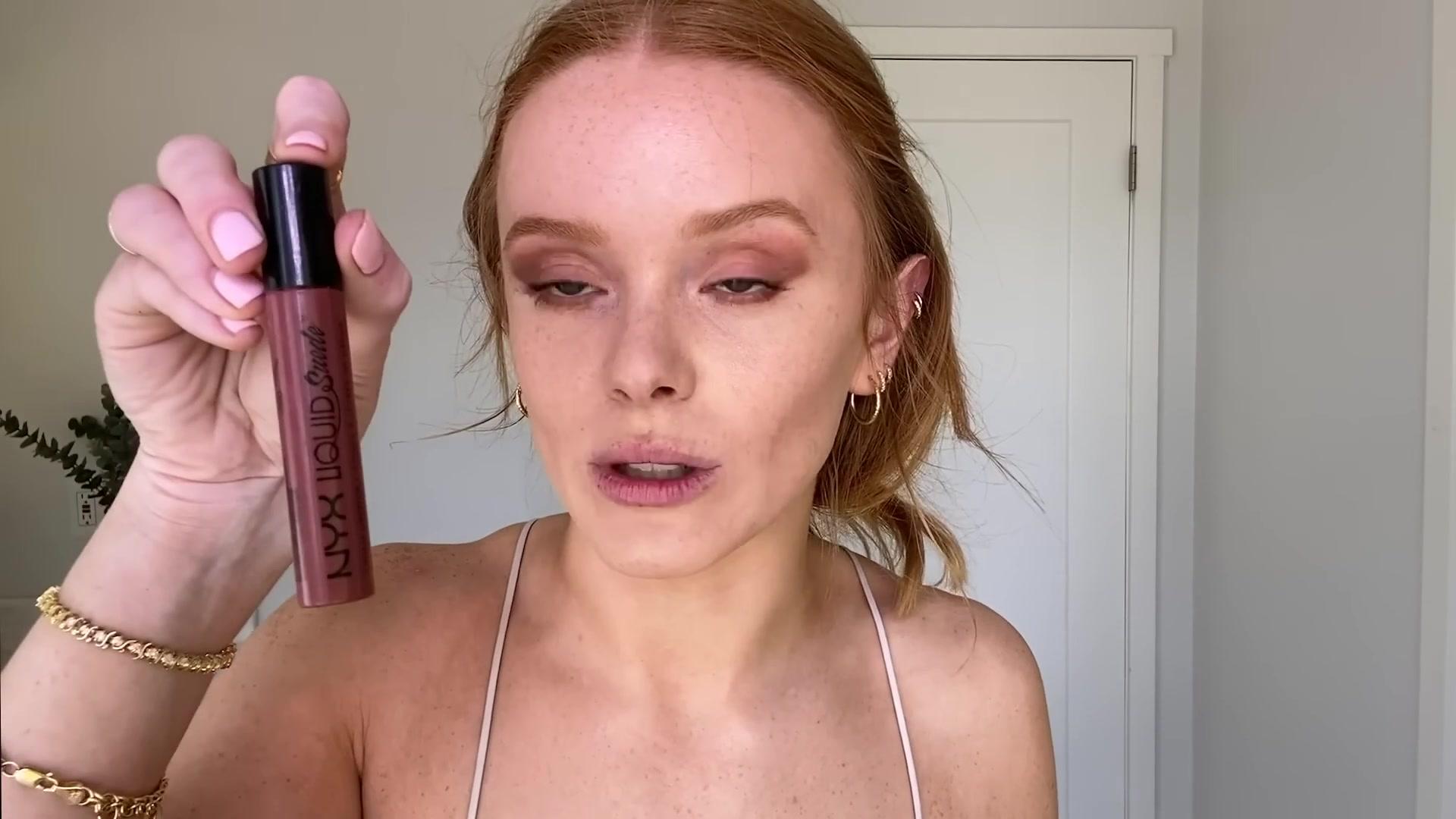 Abigail_EffortlessRedLipGuideRedHairedBeauty_Vogue21_1741.jpg