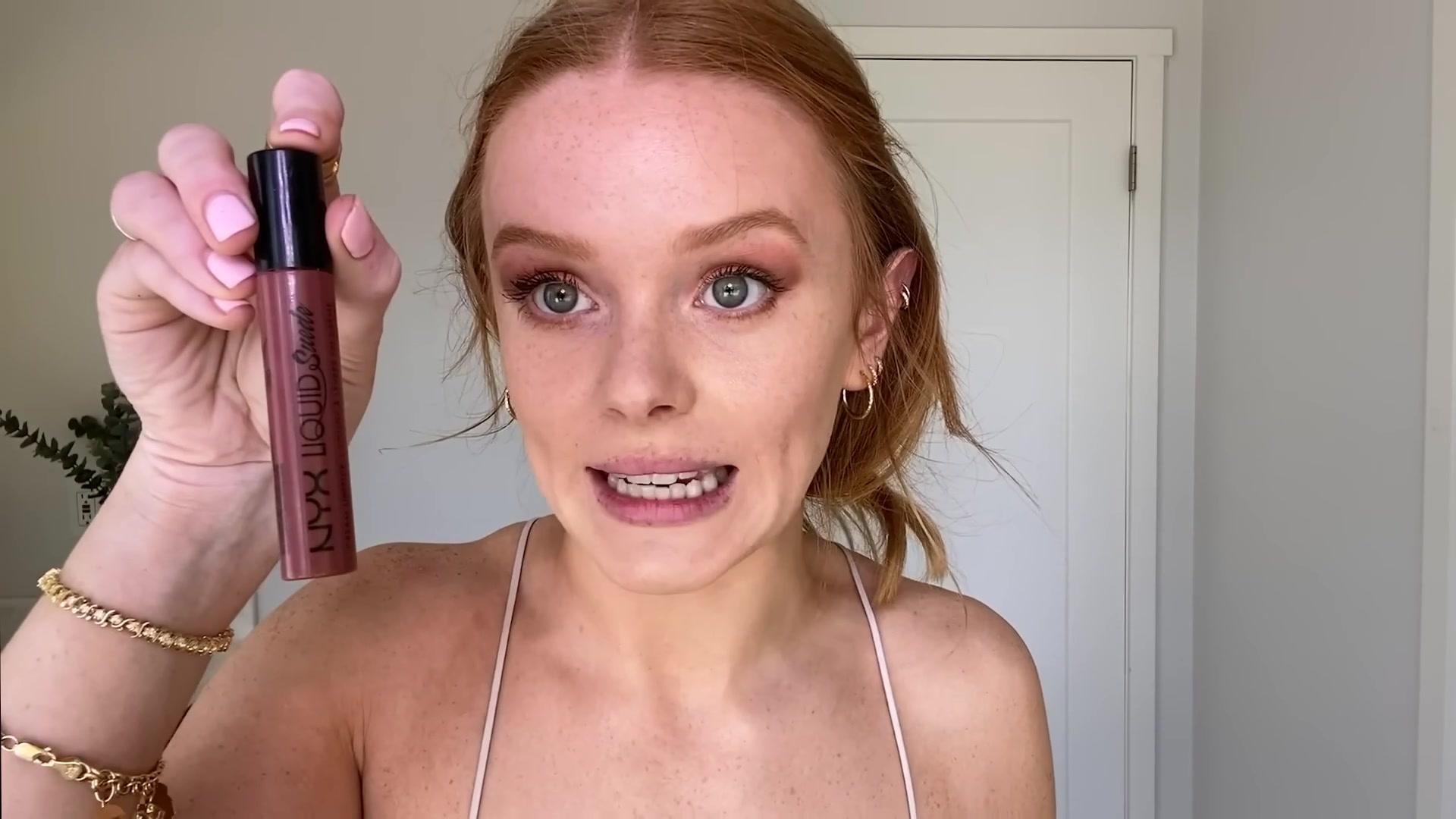Abigail_EffortlessRedLipGuideRedHairedBeauty_Vogue21_1742.jpg