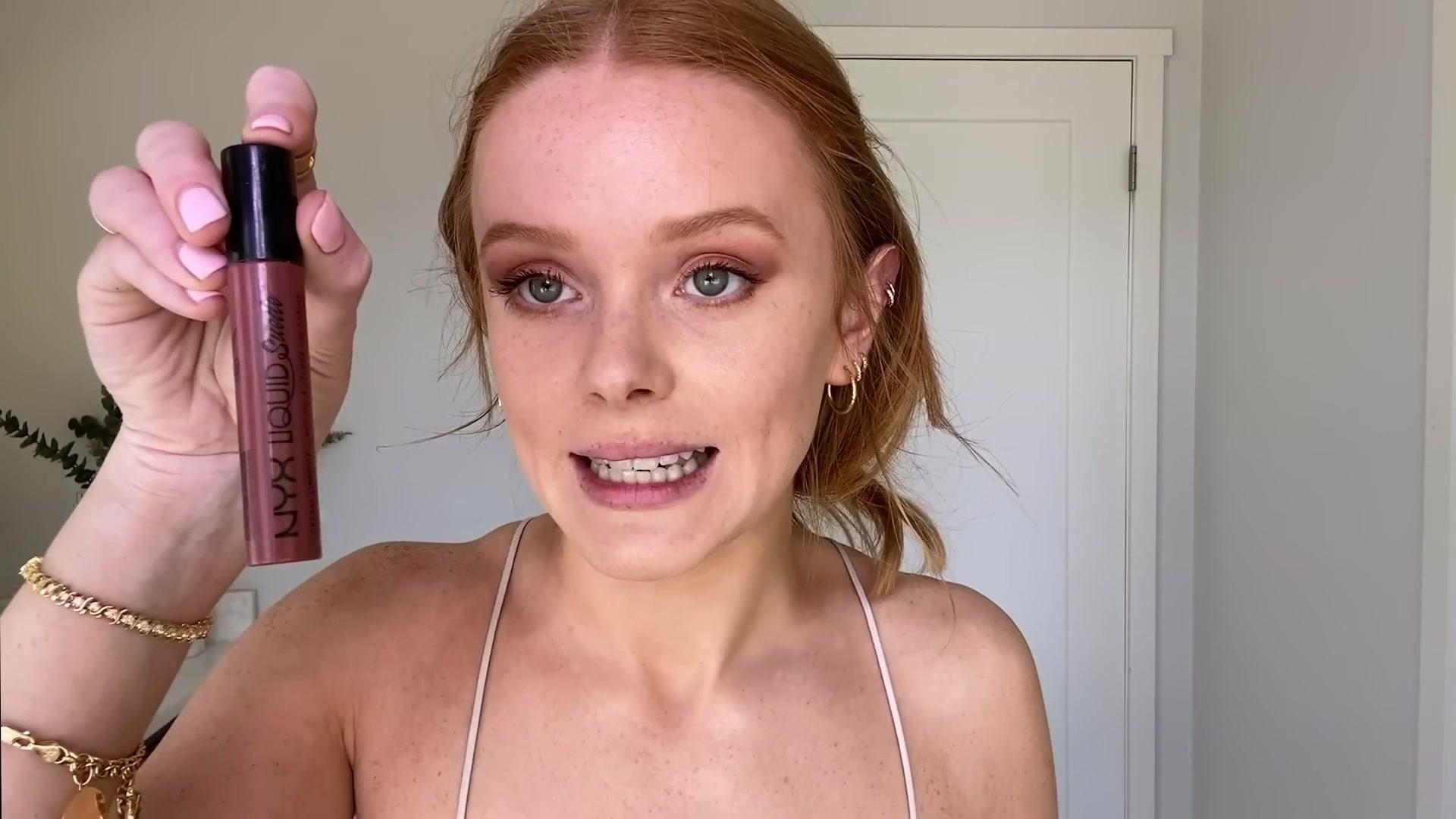 Abigail_EffortlessRedLipGuideRedHairedBeauty_Vogue21_1743.jpg