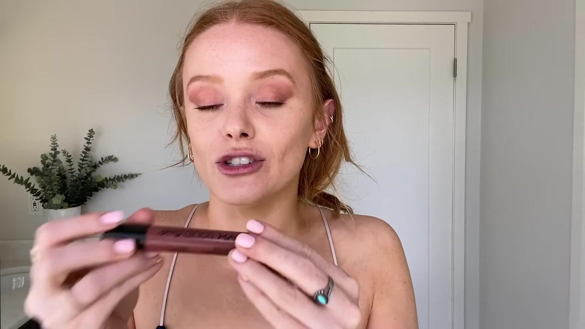 Abigail_EffortlessRedLipGuideRedHairedBeauty_Vogue21_1746.jpg Abigail_EffortlessRedLipGuideRedHairedBeauty_Vogue21_1746.jpg